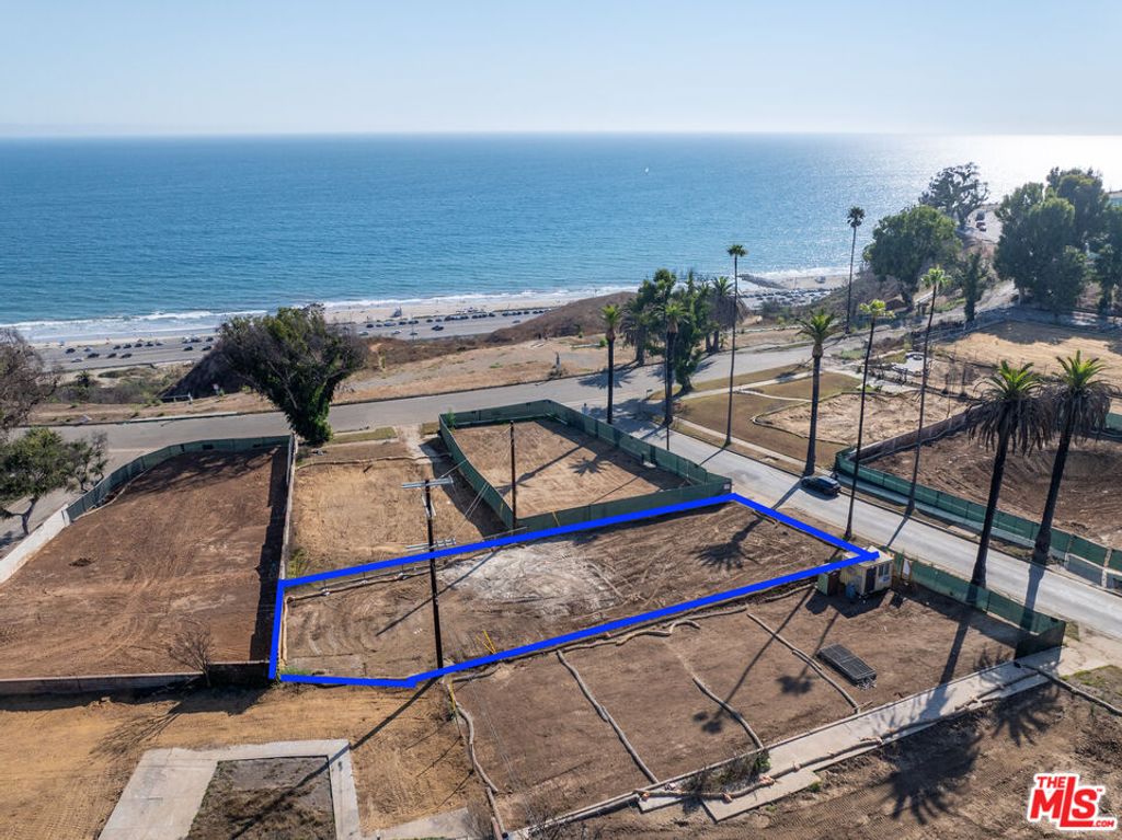 Image 1 of property listing at 316 Swarthmore Ave, Pacific Palisades, CA 90272