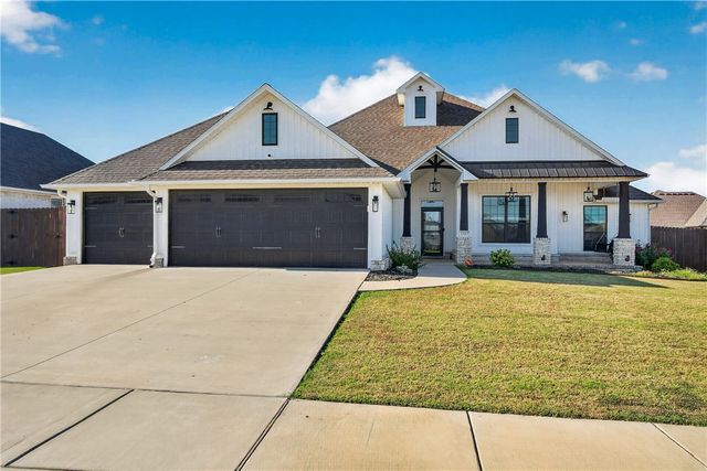 1807 Shelby Street, Pea Ridge, AR 72751