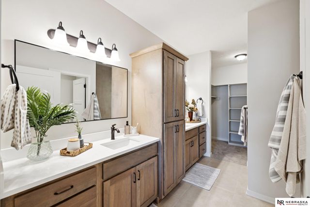 7320 Augustine Avenue, Lincoln, NE 68516