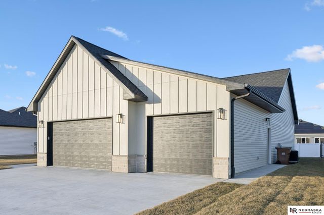 7320 Augustine Avenue, Lincoln, NE 68516