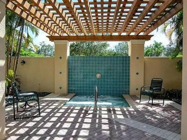 362 NW Sunview Way, Port St. Lucie, FL 34986