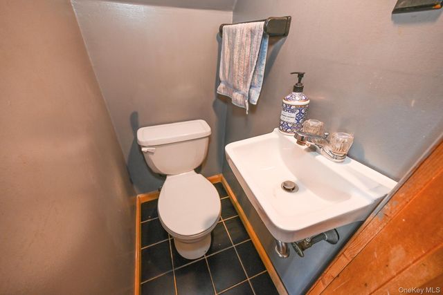 165 Cochran Place, Valley Stream, NY 11581