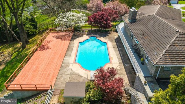 5 LOCHVIEW CT, Lutherville Timonium, MD 21093