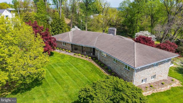 5 LOCHVIEW CT, Lutherville Timonium, MD 21093