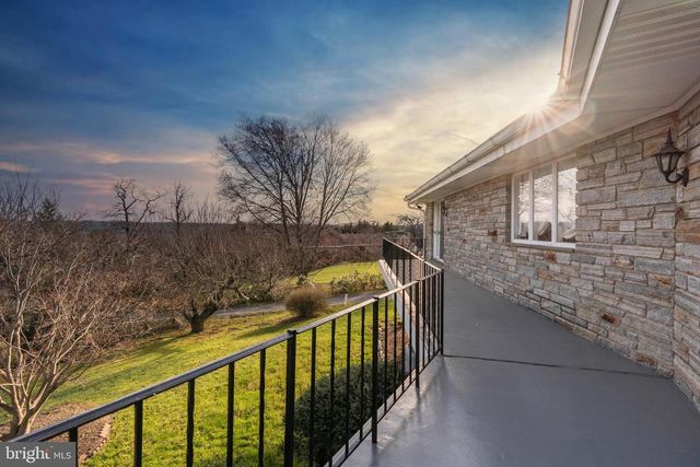 5 LOCHVIEW CT, Lutherville Timonium, MD 21093