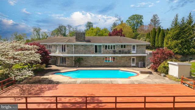 5 LOCHVIEW CT, Lutherville Timonium, MD 21093