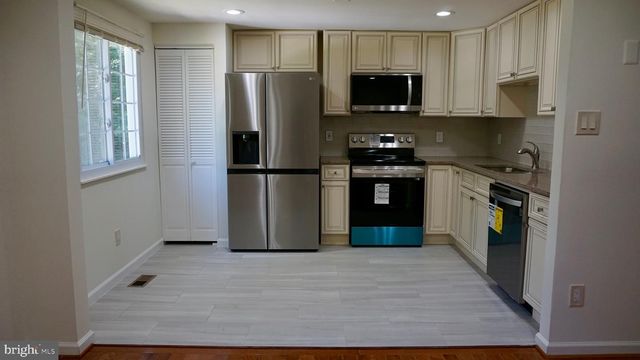 8179 CURVING CREEK CT, Springfield, VA 22153