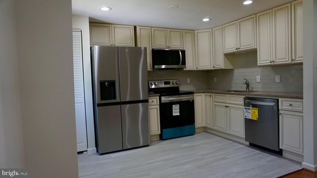 8179 CURVING CREEK CT, Springfield, VA 22153