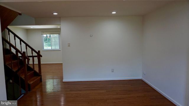 8179 CURVING CREEK CT, Springfield, VA 22153