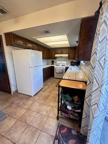360 N Capitola Court 4, Porterville, CA 93257