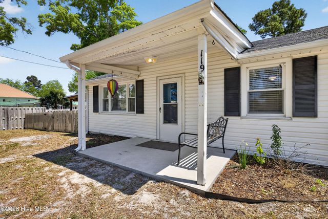 119 Midland Lane, Sneads Ferry, NC 28460