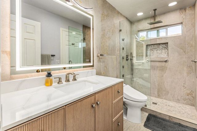 7781 Rocio, Carlsbad, CA 92009
