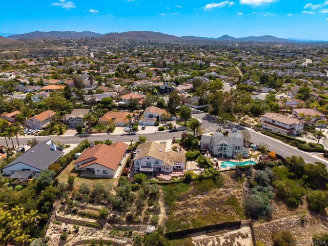 7781 Rocio, Carlsbad, CA 92009