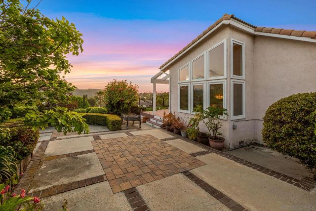 7781 Rocio, Carlsbad, CA 92009