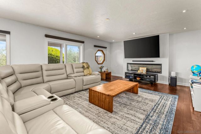 7781 Rocio, Carlsbad, CA 92009