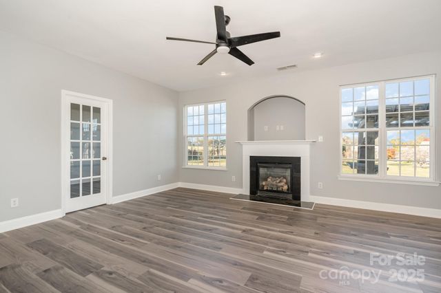 1457 Jc Raulston Court, Hickory, NC 28602