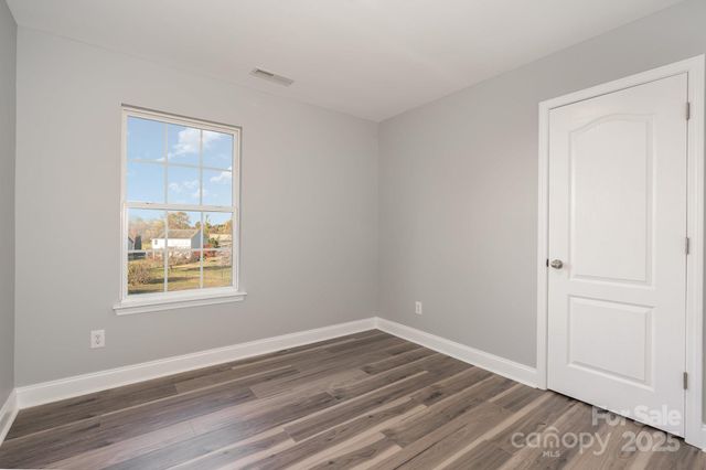 1457 Jc Raulston Court, Hickory, NC 28602