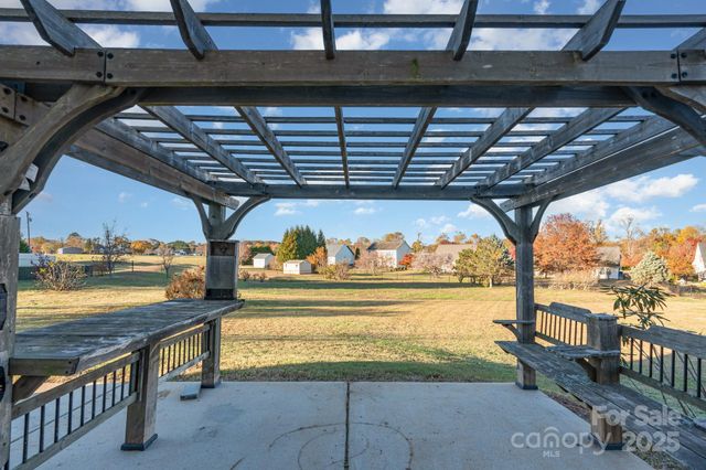 1457 Jc Raulston Court, Hickory, NC 28602