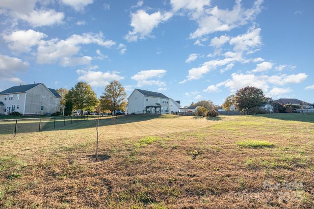 1457 Jc Raulston Court, Hickory, NC 28602