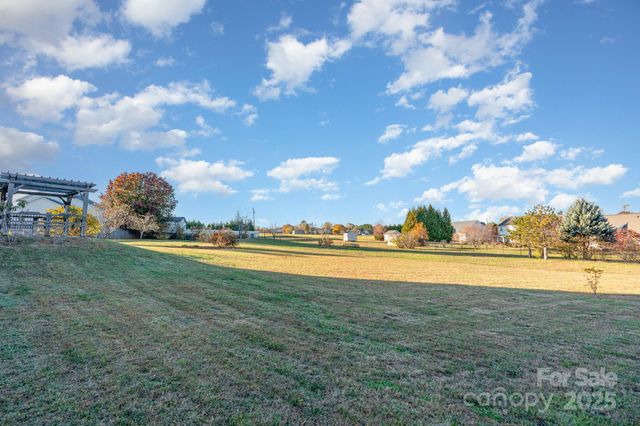 1457 Jc Raulston Court, Hickory, NC 28602