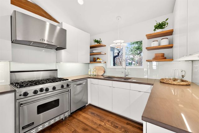 7045 Clayton Avenue, Dallas, TX 75214