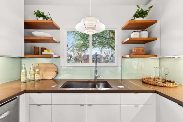 7045 Clayton Avenue, Dallas, TX 75214