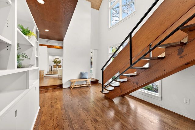 7045 Clayton Avenue, Dallas, TX 75214