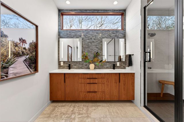 7045 Clayton Avenue, Dallas, TX 75214