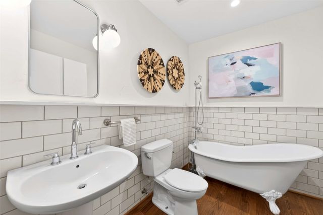 7045 Clayton Avenue, Dallas, TX 75214