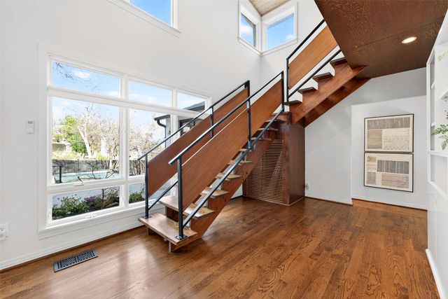 7045 Clayton Avenue, Dallas, TX 75214