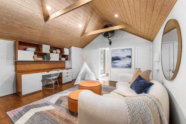 7045 Clayton Avenue, Dallas, TX 75214