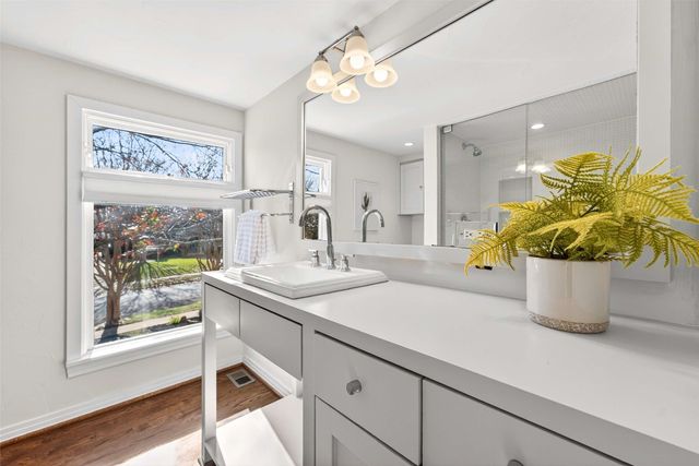 7045 Clayton Avenue, Dallas, TX 75214