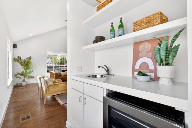 7045 Clayton Avenue, Dallas, TX 75214