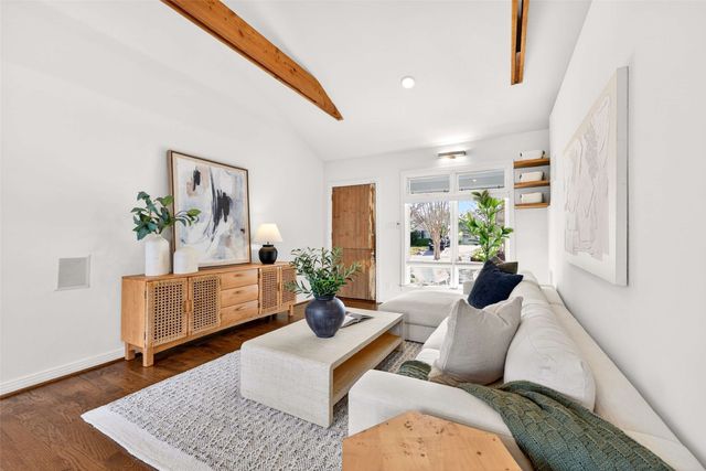 7045 Clayton Avenue, Dallas, TX 75214