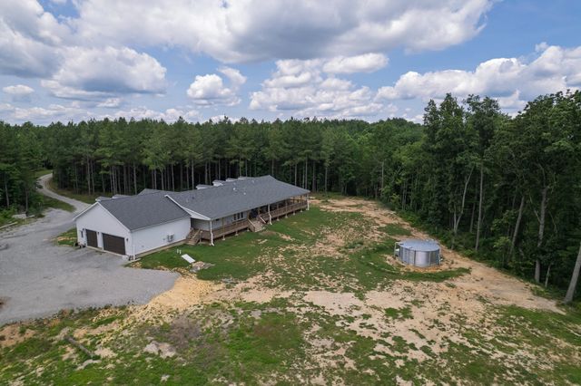 1313 Flat Rock Rd, Jamestown, TN 38556