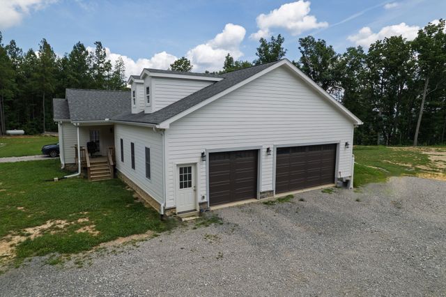 1313 Flat Rock Rd, Jamestown, TN 38556