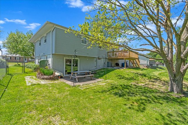 314 Crest Road, Eldridge, IA 52748