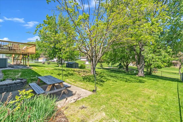 314 Crest Road, Eldridge, IA 52748
