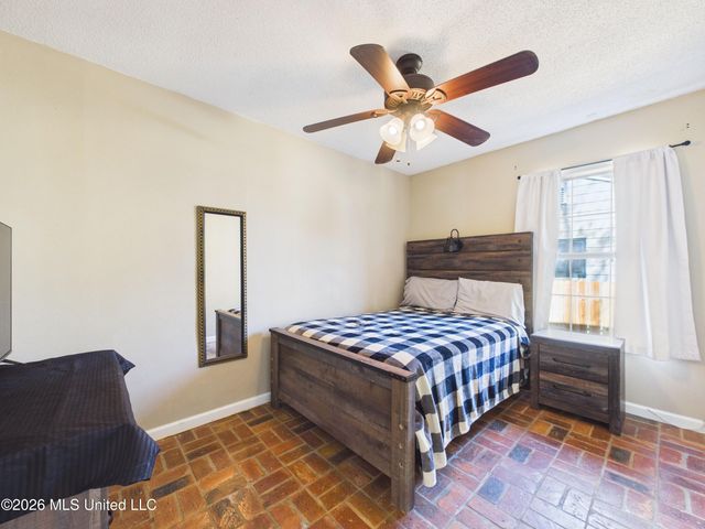 1909 Polk Avenue, Pascagoula, MS 39567