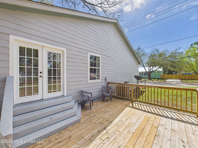 1909 Polk Avenue, Pascagoula, MS 39567