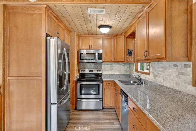 1147 Jungfrau Drive, Crestline, CA 92325