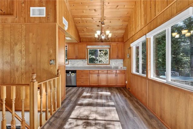 1147 Jungfrau Drive, Crestline, CA 92325