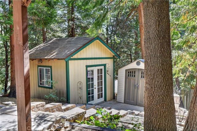 1147 Jungfrau Drive, Crestline, CA 92325