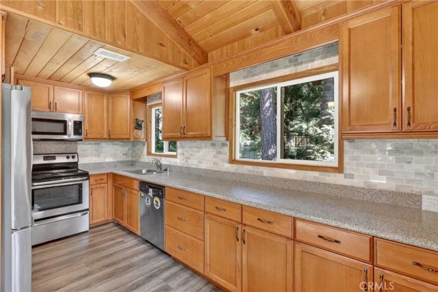 1147 Jungfrau Drive, Crestline, CA 92325