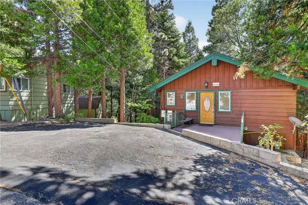 1147 Jungfrau Drive, Crestline, CA 92325