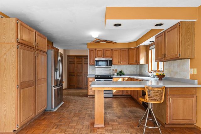 419 MAPLE LANE, Neenah, WI 54956