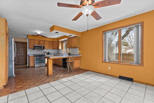 419 MAPLE LANE, Neenah, WI 54956