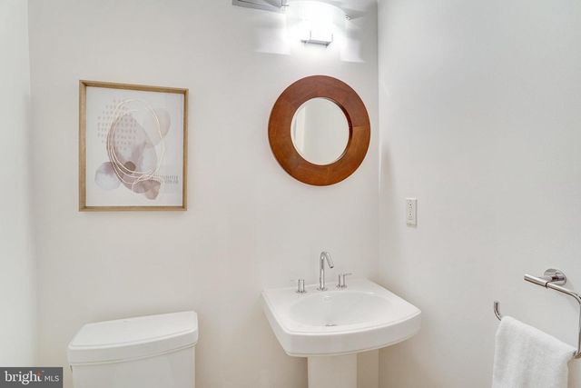 301 MASSACHUSETTS AVE NW #102, Washington, DC 20001