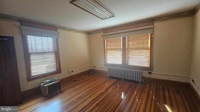 101 N BROADWAY, Pennsville, NJ 08070