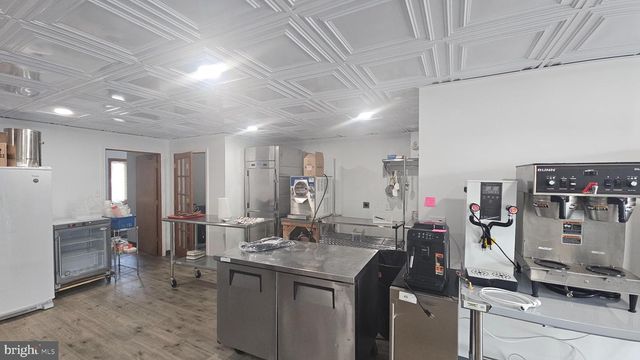 101 N BROADWAY, Pennsville, NJ 08070